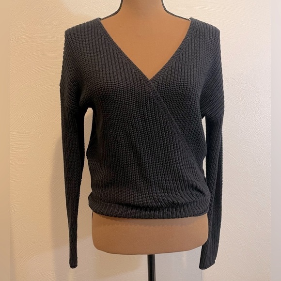 Great black Jun & ivy sweater medium - Picture 6 of 7